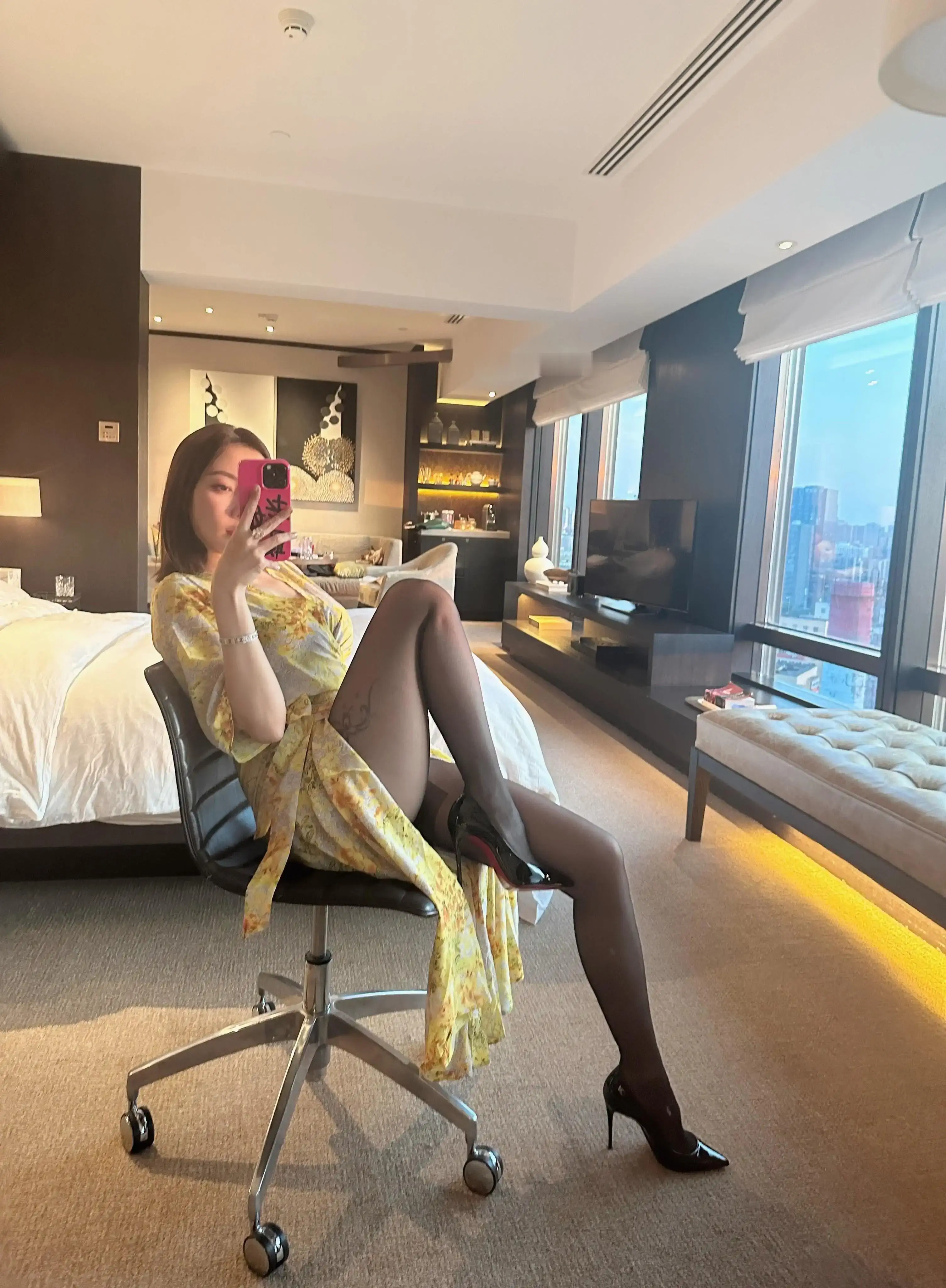 果儿Victoria_NO.008_黄色战袍 - M940.COM 内部私购-第3张